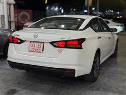 نيسان ألتيما